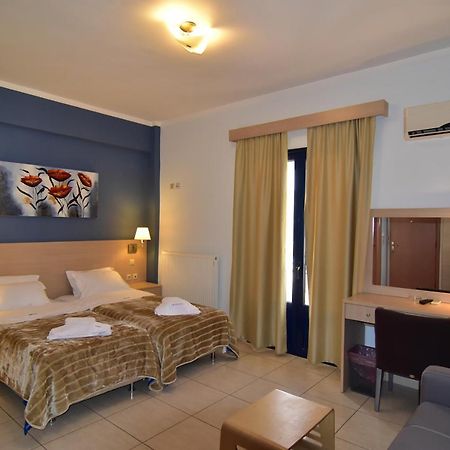 Iridanos Hotell Antikyra Eksteriør bilde