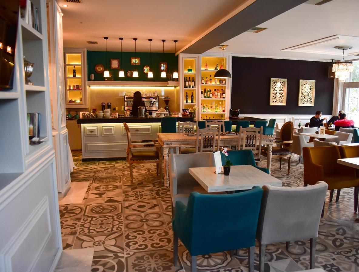 Iridanos Hotell Antikyra Eksteriør bilde